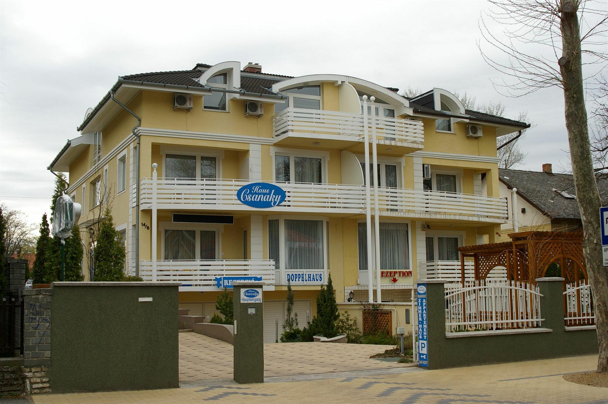 Arizona Apartman Шіофок Екстер'єр фото
